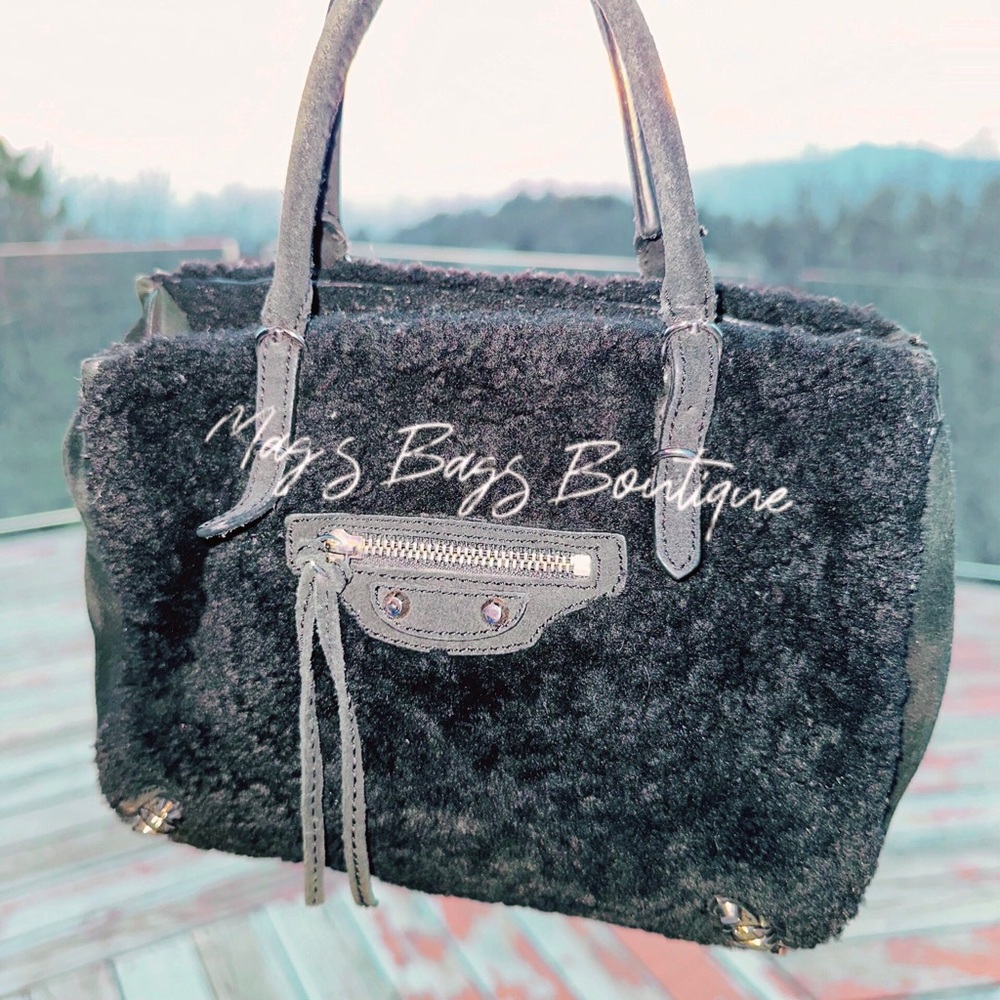 Balenciaga: Sherpa Suede Wool Shearling Mini Tote Bag (Black) - Picture 16 of 16